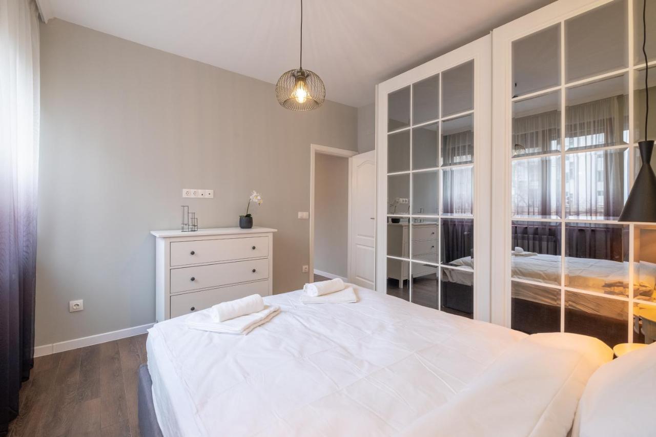 Designer & Cozy 2Bd Flat With A Parking In The City Center By Flat Mаnager 소피아 외부 사진