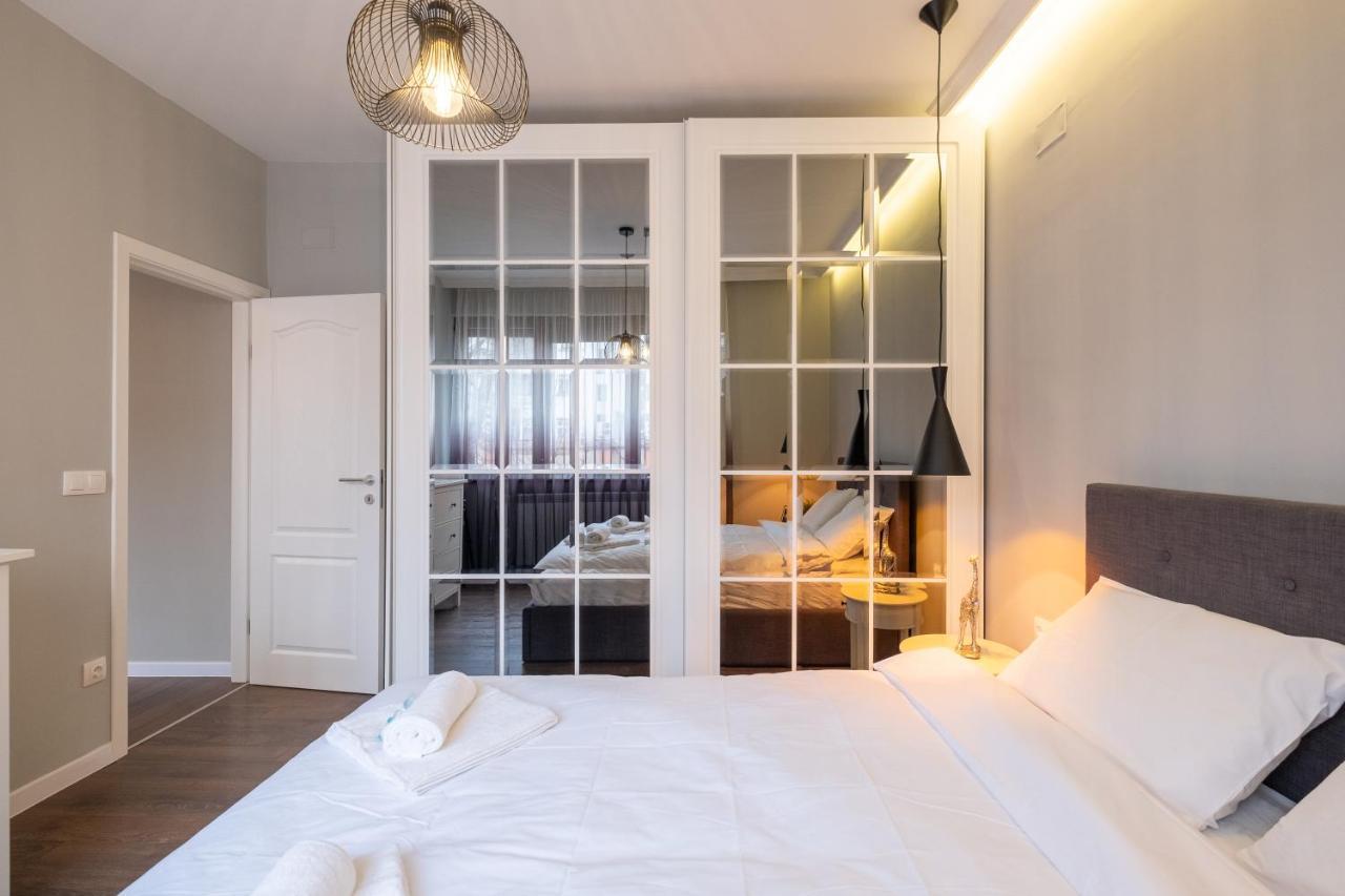 Designer & Cozy 2Bd Flat With A Parking In The City Center By Flat Mаnager 소피아 외부 사진